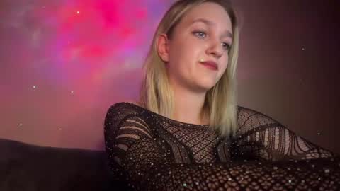 Snapshot of _velvetaura_ chatting on 06-30-26, 06:42 Luna online show from 06-30-26, 06:42