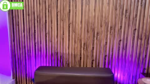 Veronica online show from 04-28-26, 03:50