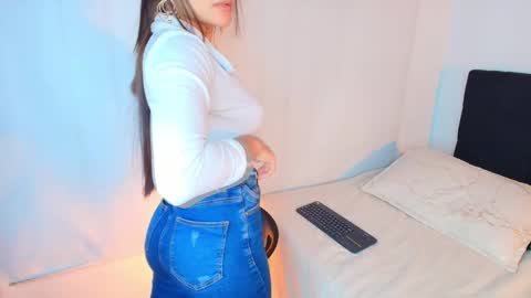 Snapshot of _victoria_foxx_ chatting on 02-06-26, 10:35 Victoria Fox online show from 02-06-26, 10:35