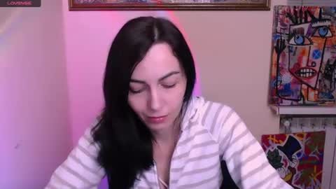 Snapshot of _violax_ chatting on 06-17-26, 05:03 Vio online show from 06-17-26, 05:03