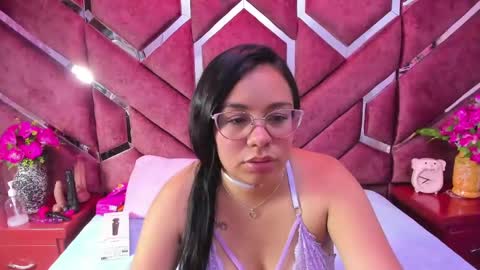 _violeta18_ online show from 11-04-25, 03:27