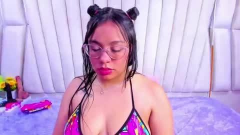 _violeta18_ online show from 11-07-25, 03:17