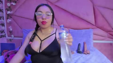 _violeta18_ online show from 12-02-25, 03:12
