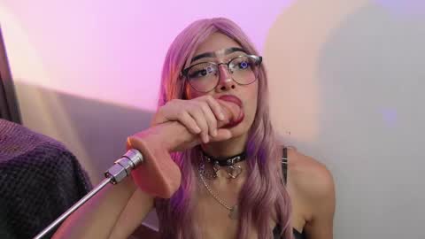   online show from 04-21-26, 01:42