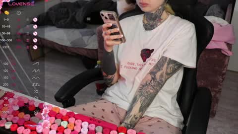 Alis online show from 04-27-26, 06:33