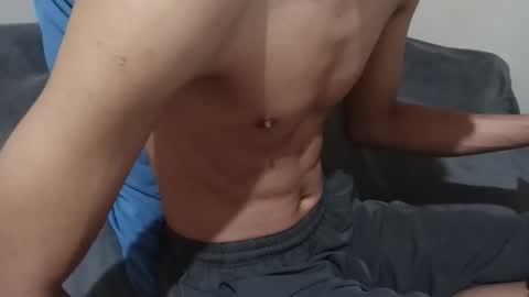 Snapshot of _vov_ chatting on 12-20-25, 12:34 _vov_ online show from 12-20-25, 12:34