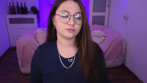 Snapshot of _wendy_evans_ chatting on 12-23-24, 01:24 Wendy online show from 12-23-24, 01:24