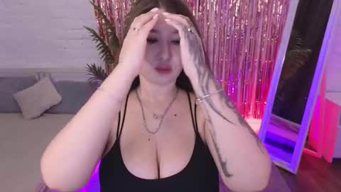 Snapshot of _wendy_evans_ chatting on 01-12-25, 05:13 Wendy online show from 01-12-25, 05:13