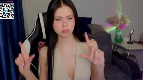 Fiona and Wayne online show from 03-11-26, 05:52