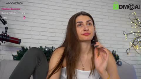 Snapshot of _wild_berry chatting on 01-10-25, 01:53 Lily online show from 01-10-25, 01:53