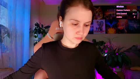 Enni online show from 02-12-26, 07:58