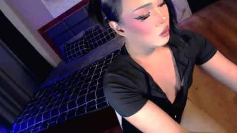 Snapshot of _womanofdreams_ chatting on 06-21-26, 07:05 Sofie online show from 06-21-26, 07:05