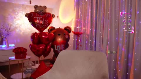 Snapshot of _your_angel chatting on 02-15-26, 10:06 YOUR ANGEL online show from 02-15-26, 10:06