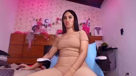 Snapshot of a_aisha chatting on 09-09-25, 11:54 Aisha online show from 09-09-25, 11:54