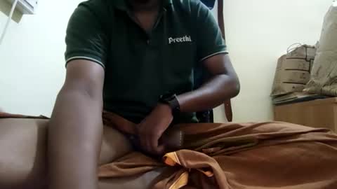 Snapshot of aachujos97 chatting on 10-20-25, 01:28 Aachujos online show from 10-20-25, 01:28