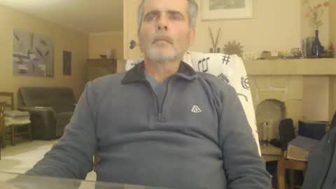 Snapshot of aalex1717 chatting on 12-18-25, 09:54 Aalex1717 online show from 12-18-25, 09:54