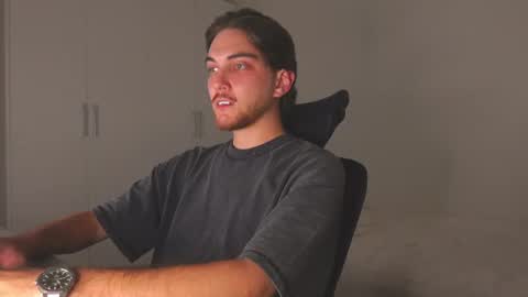 Alex online show from 08-04-26, 01:42