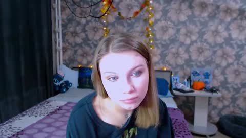 Snapshot of aalicebubble chatting on 10-23-25, 02:49 Alice online show from 10-23-25, 02:49