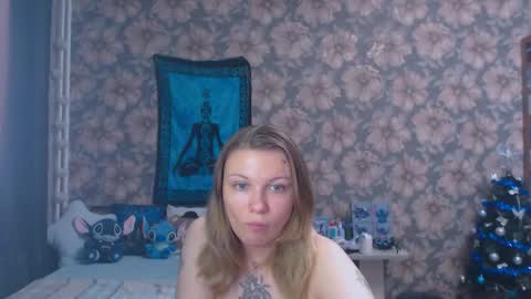 Snapshot of aalicebubble chatting on 01-06-26, 01:53 Alice online show from 01-06-26, 01:53