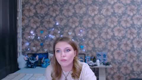 Snapshot of aalicebubble chatting on 02-15-26, 08:35 Alice online show from 02-15-26, 08:35