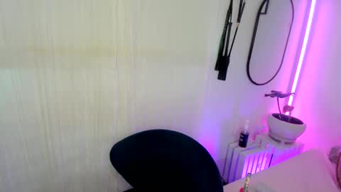 Snapshot of aaliyahlayla chatting on 01-23-25, 01:41 Aaliyahlayla online show from 01-23-25, 01:41