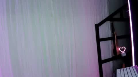 Snapshot of aaliyahlayla chatting on 10-11-25, 04:12 Aaliyahlayla online show from 10-11-25, 04:12