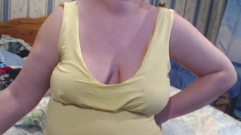 Snapshot of aamarillis chatting on 03-02-25, 07:56 NINA online show from 03-02-25, 07:56