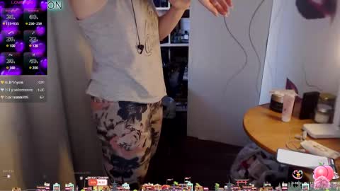 Snapshot of aamazingjoi chatting on 02-15-25, 10:33 Katie online show from 02-15-25, 10:33