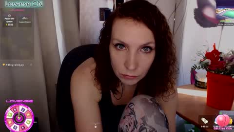 Snapshot of aamazingjoi chatting on 02-19-25, 10:01 Katie online show from 02-19-25, 10:01