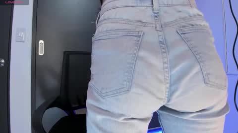 andrea online show from 10-21-25, 03:07