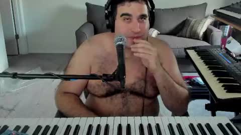 Aaron online show from 07-09-26, 09:52