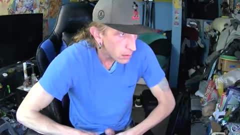 Snapshot of aaron111dub chatting on 02-07-26, 04:11 NorCalLongSlong online show from 02-07-26, 04:11