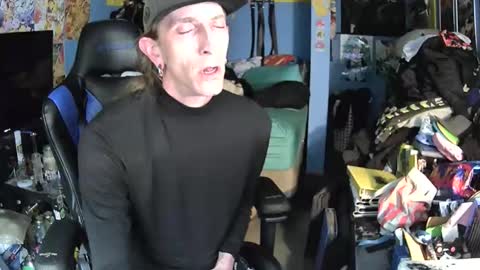 Snapshot of aaron111dub chatting on 02-25-26, 04:49 NorCalLongSlong online show from 02-25-26, 04:49