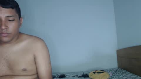 Snapshot of aaron_and_ann chatting on 02-15-25, 04:01 Aaron y Ann online show from 02-15-25, 04:01