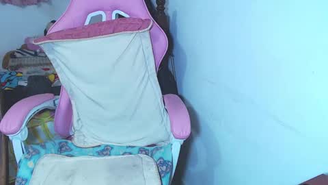 Snapshot of aaron_and_ann chatting on 10-18-25, 08:42 Aaron y Ann online show from 10-18-25, 08:42