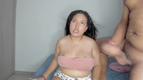 Snapshot of aaron_and_ann chatting on 11-04-25, 06:51 Aaron y Ann online show from 11-04-25, 06:51