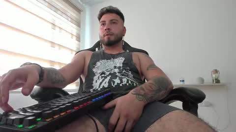 Snapshot of aaron_coltten chatting on 12-03-25, 05:33 Aaron Coltten online show from 12-03-25, 05:33