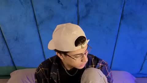 Aaron Ezequiel online show from 09-17-25, 10:44