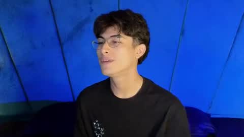 Aaron Ezequiel online show from 10-25-25, 09:20