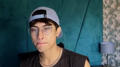 Aaron Ezequiel online show from 11-02-25, 09:39