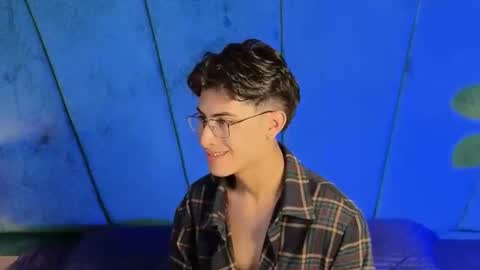 Aaron Ezequiel online show from 11-15-25, 10:04