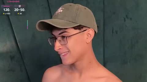 Snapshot of aaron_eze chatting on 02-13-26, 10:06 Aaron Ezequiel online show from 02-13-26, 10:06