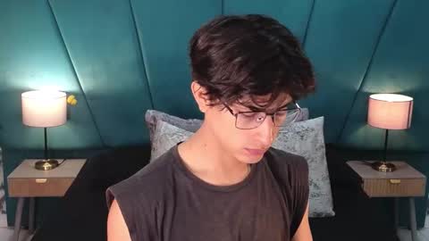 Snapshot of aaron_eze chatting on 06-04-26, 12:22 Aaron Ezequiel online show from 06-04-26, 12:22