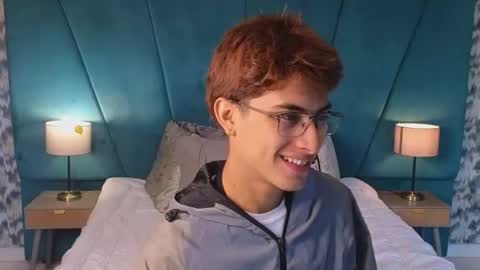 Snapshot of aaron_eze chatting on 07-13-26, 01:58 Aaron Ezequiel online show from 07-13-26, 01:58