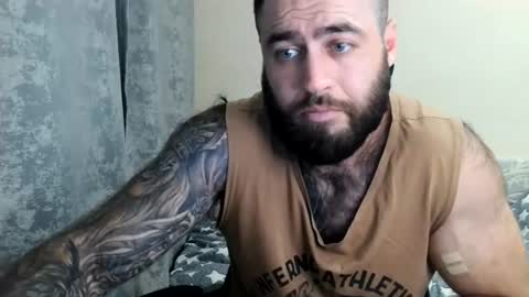 Snapshot of aaron_royal chatting on 06-16-26, 07:05 Davin tayl online show from 06-16-26, 07:05
