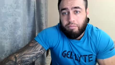 Snapshot of aaron_royal chatting on 06-30-26, 01:12 Davin tayl online show from 06-30-26, 01:12