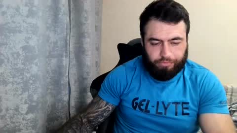 Snapshot of aaron_royal chatting on 07-11-26, 03:37 Davin tayl online show from 07-11-26, 03:37