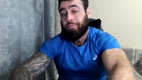 Snapshot of aaron_royal chatting on 07-14-26, 03:29 Davin tayl online show from 07-14-26, 03:29