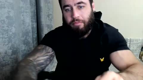 Snapshot of aaron_royal chatting on 07-18-26, 04:44 Davin tayl online show from 07-18-26, 04:44