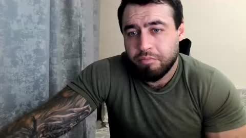 Snapshot of aaron_royal chatting on 07-24-26, 03:32 Davin tayl online show from 07-24-26, 03:32